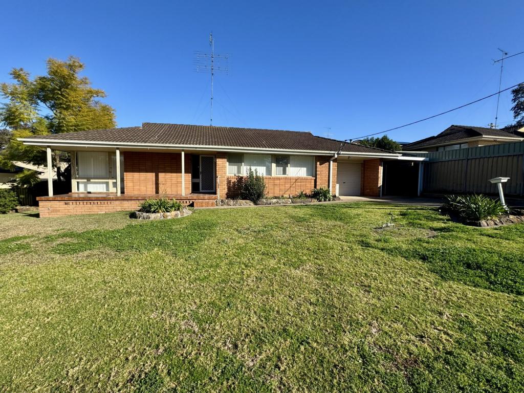 27 Racecourse Rd, South Penrith, NSW 2750