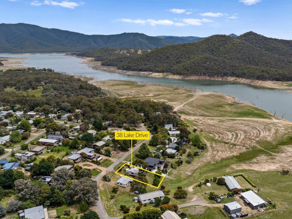 38 Lake Dr, Howqua Inlet, VIC 3723