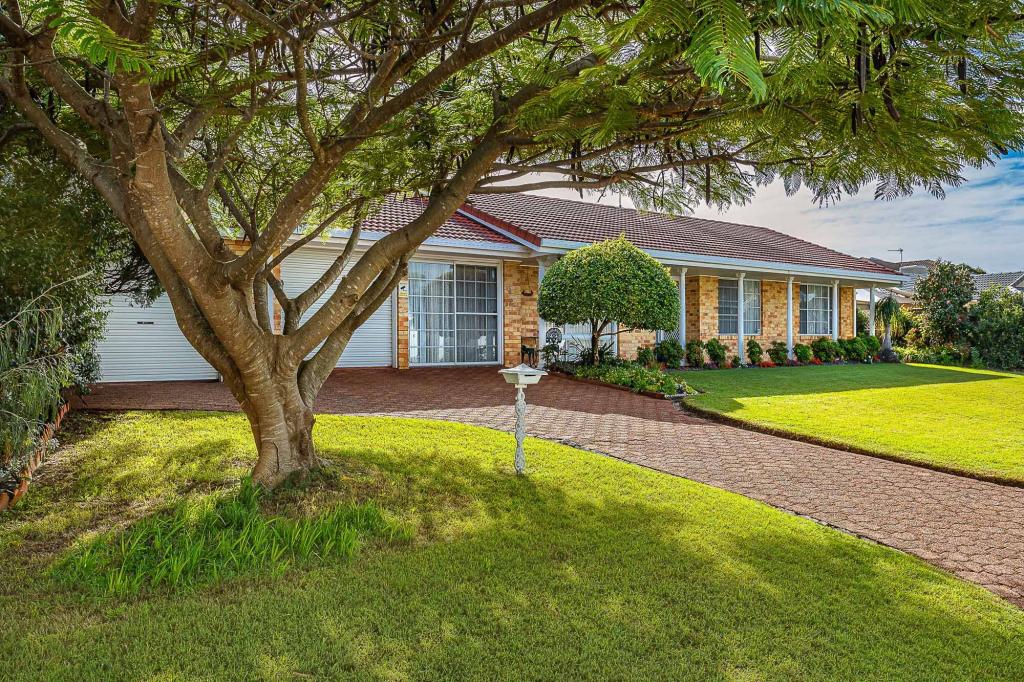 4 Salacia Ave, Mermaid Waters, QLD 4218