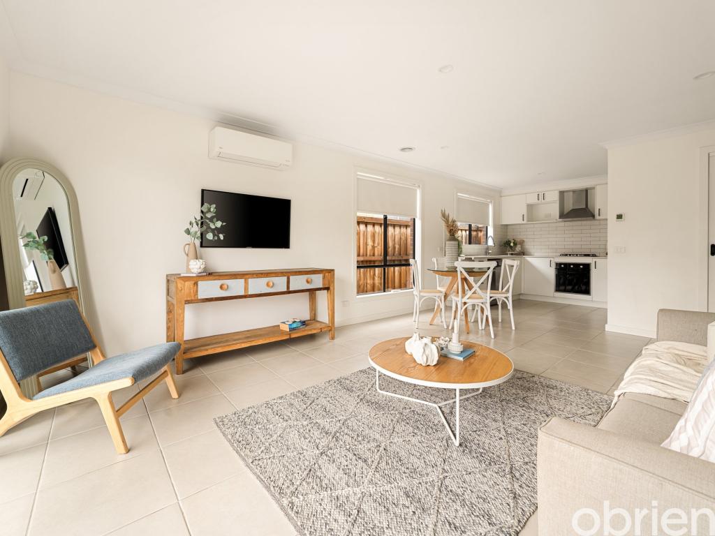 69 Blue Lily Cct, Junction Village, VIC 3977