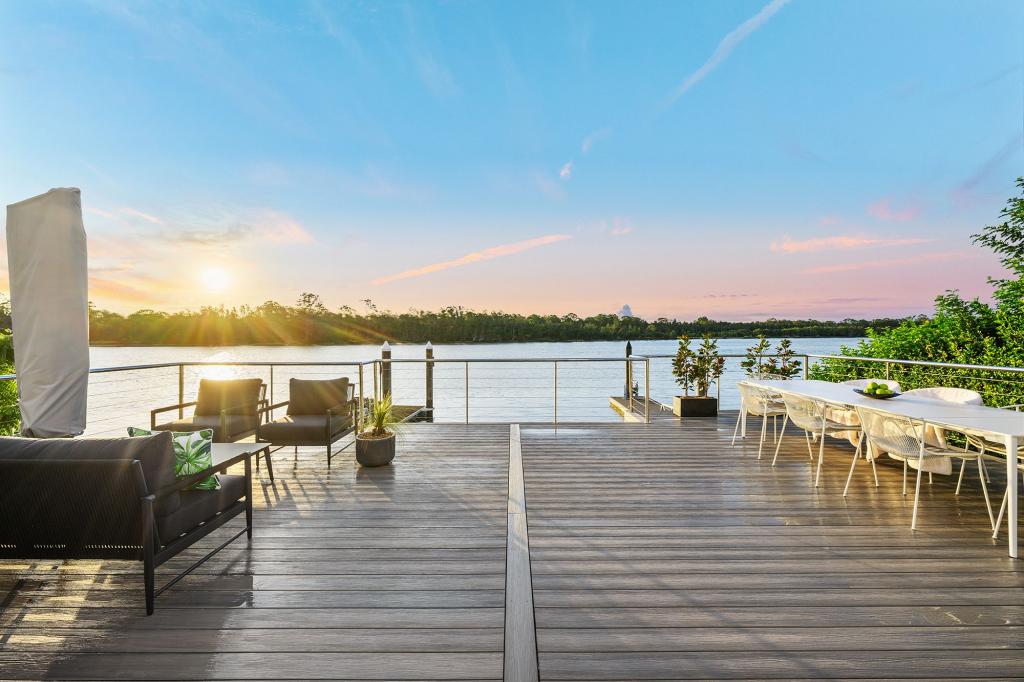 5401 PEBBLE LANE, HOPE ISLAND, QLD 4212