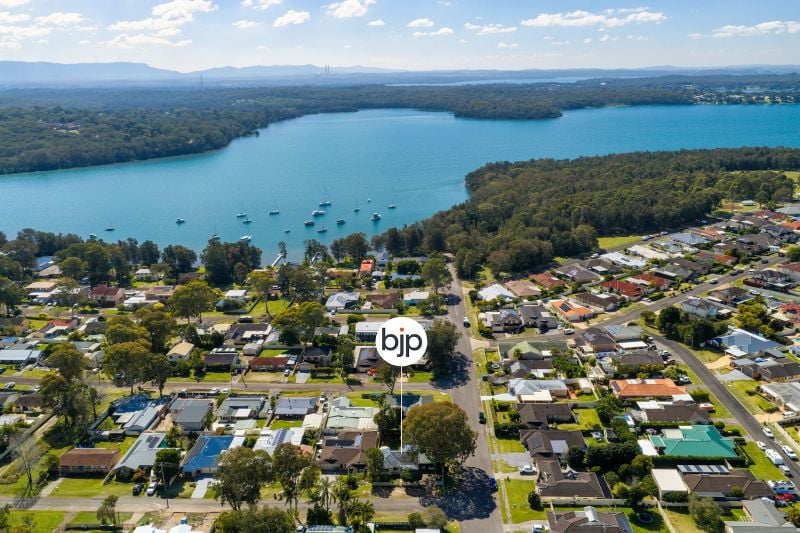 1 Railway St, Wyee Point, NSW 2259