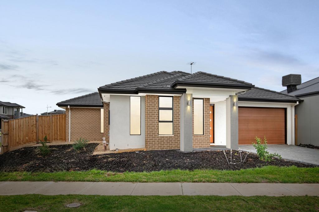 32 Maggie Cres, Mambourin, VIC 3024