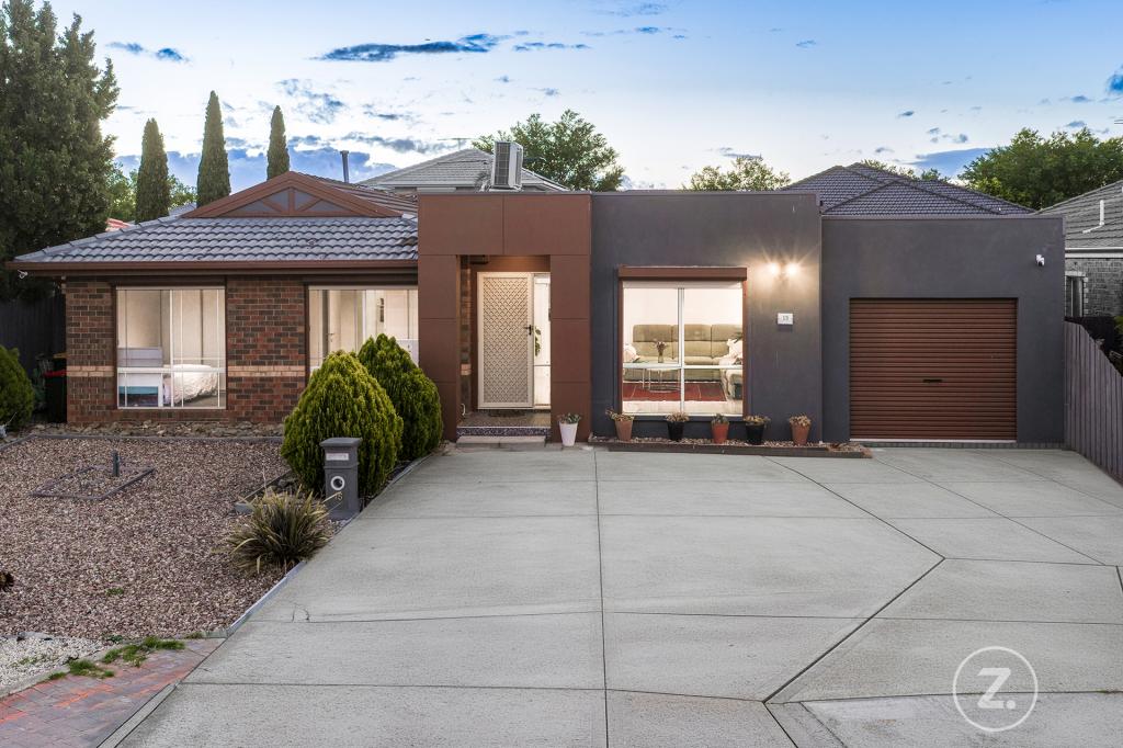 15 MANKINA CCT, DELAHEY, VIC 3037