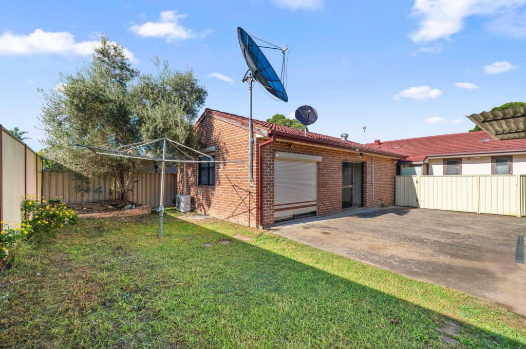 25a Ambon Rd, Holsworthy, NSW 2173