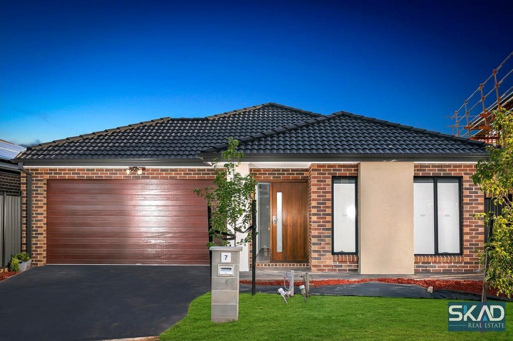 7 FLORES RD, CRAIGIEBURN, VIC 3064