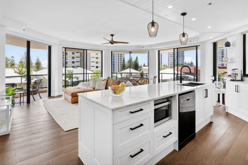 13/22 MONTGOMERY AVE, MAIN BEACH, QLD 4217