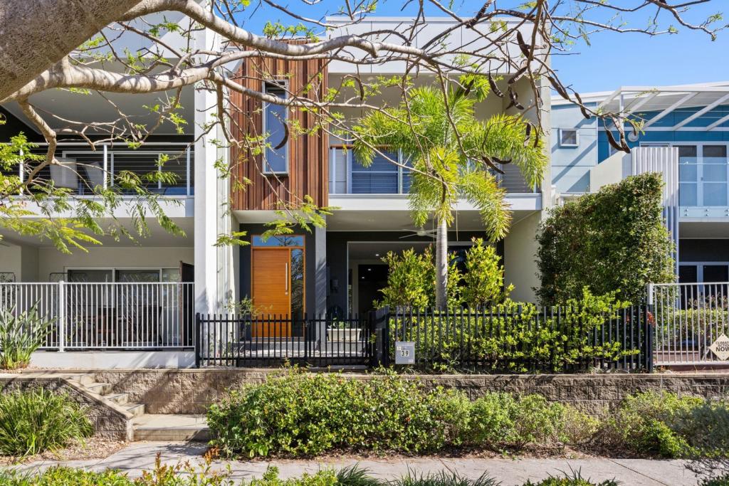 39 Mackenzie Dr, Maroochydore, QLD 4558