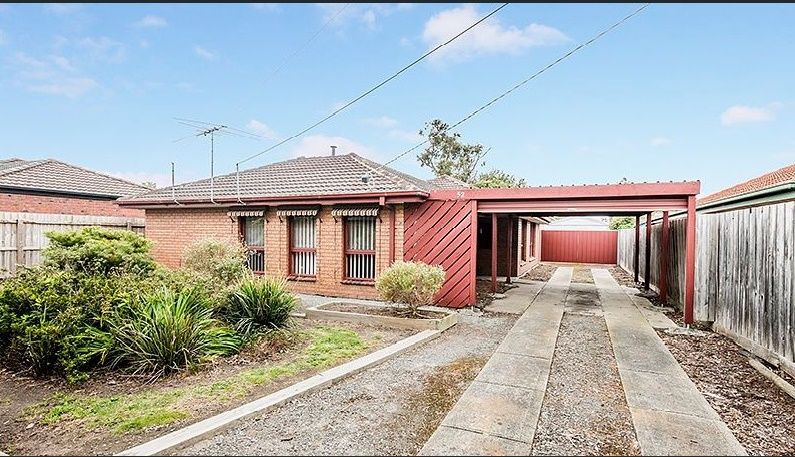 52 Fairbairn Rd, Cranbourne, VIC 3977