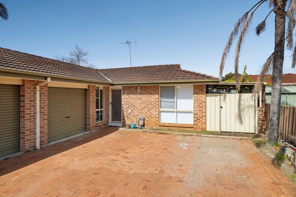 2/212-214 Cockatiel Cct, Green Valley, NSW 2168