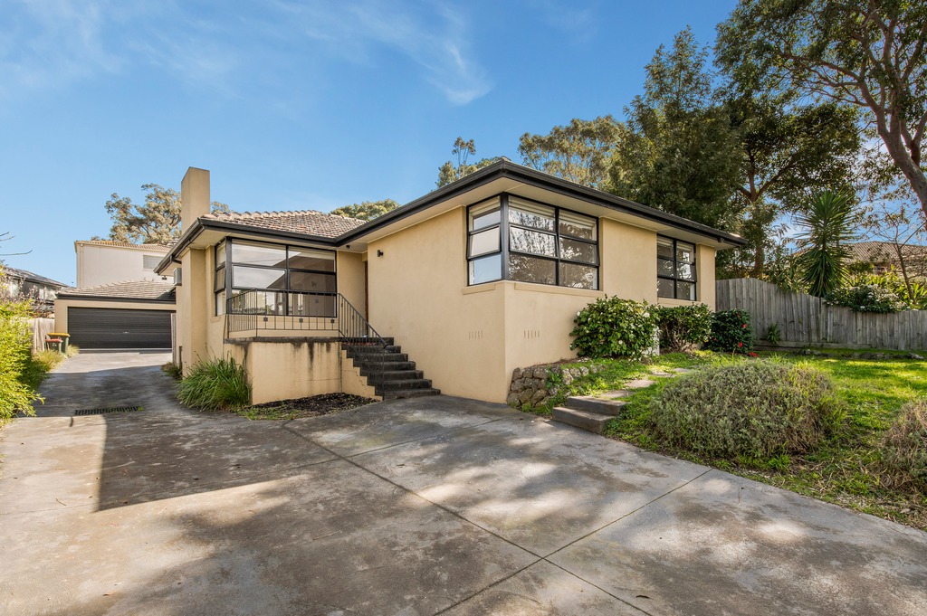 1/3 SHIRLEY CT, DONCASTER EAST, VIC 3109