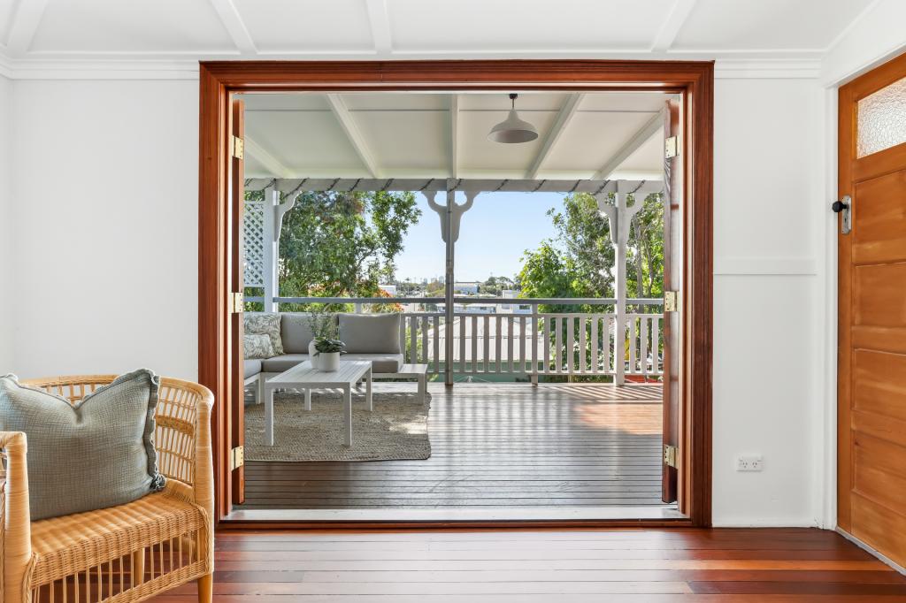 47 Brooke Ave, Southport, QLD 4215