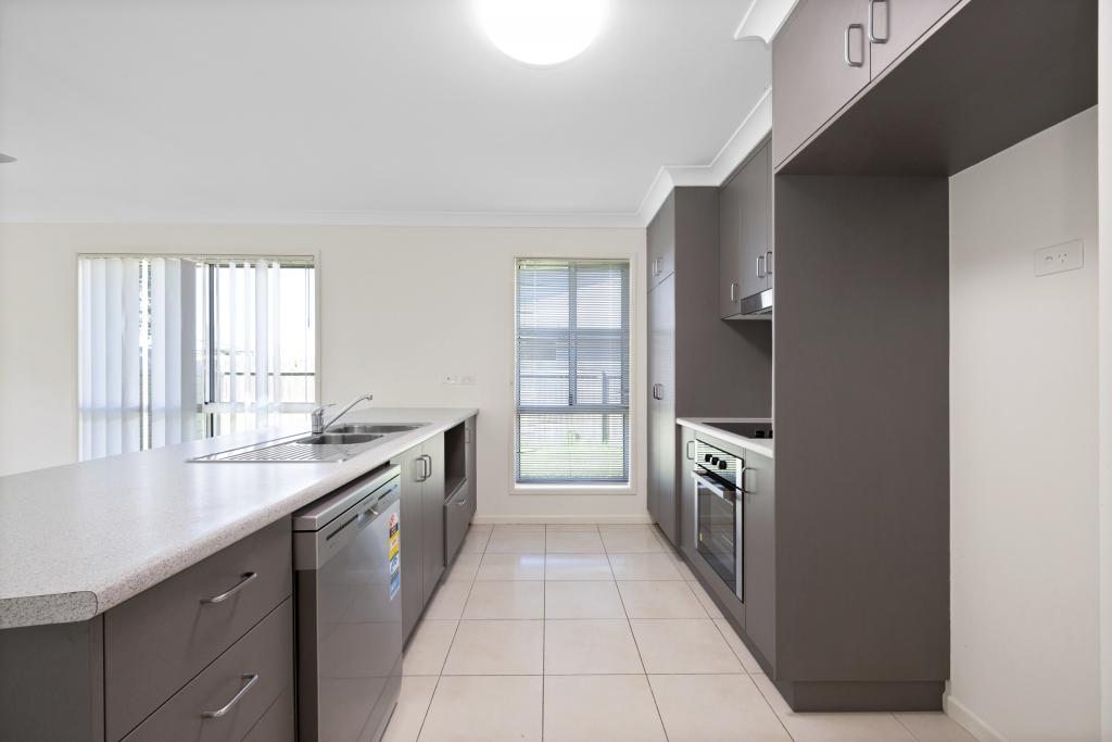 10 ONTARIO PDE, ANDERGROVE, QLD 4740