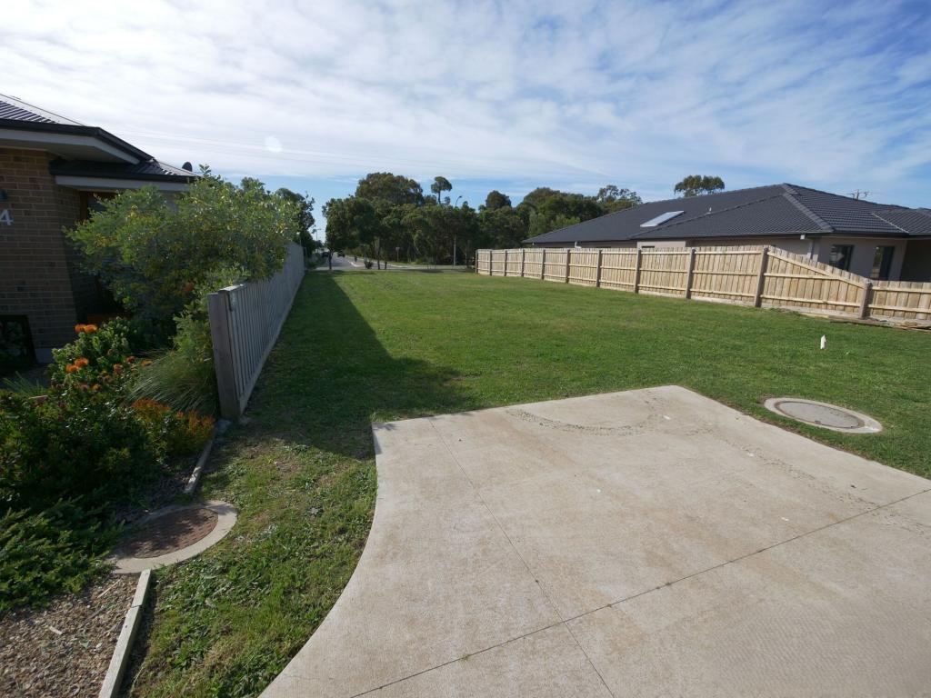 2 Rockingham Cl, Cowes, VIC 3922