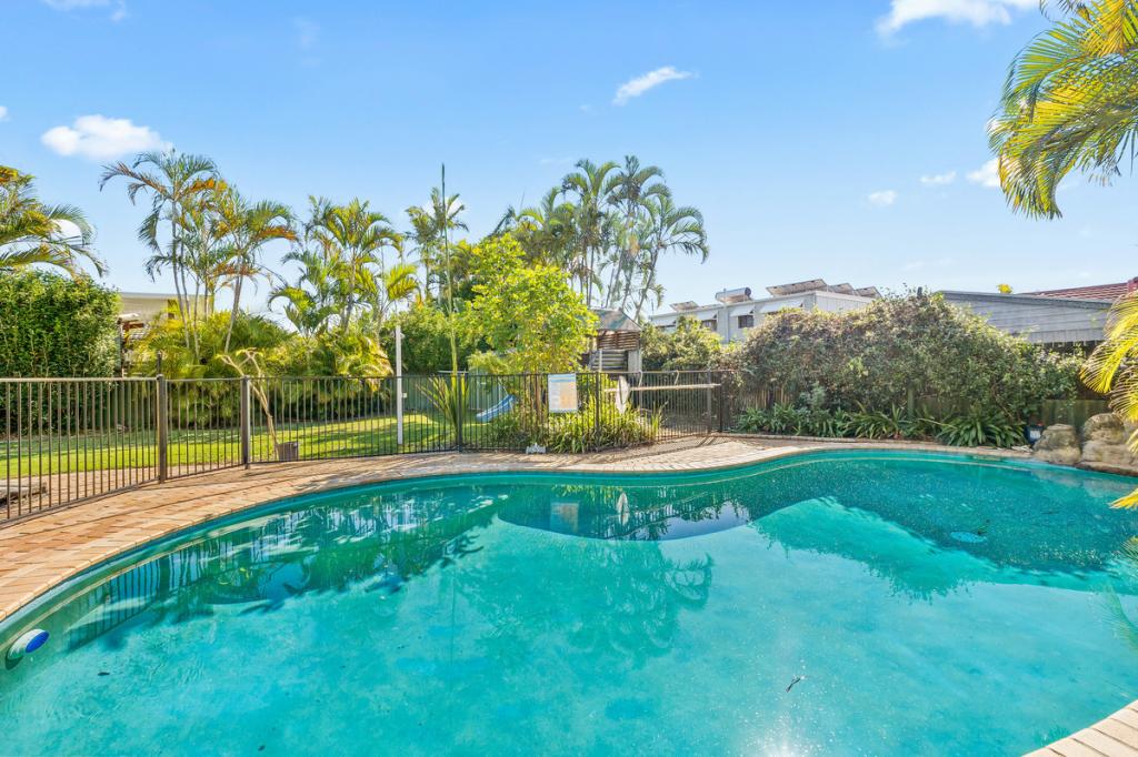 21 Dabchick Dr, Burleigh Waters, QLD 4220