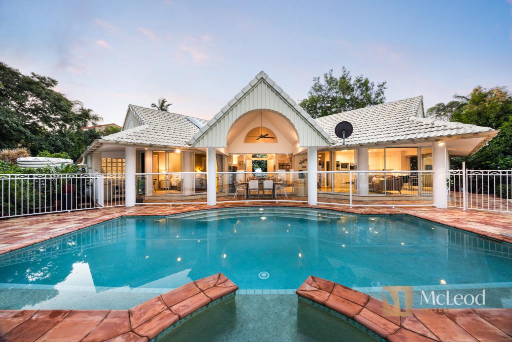 17 Chadston Cl, Kenmore Hills, QLD 4069
