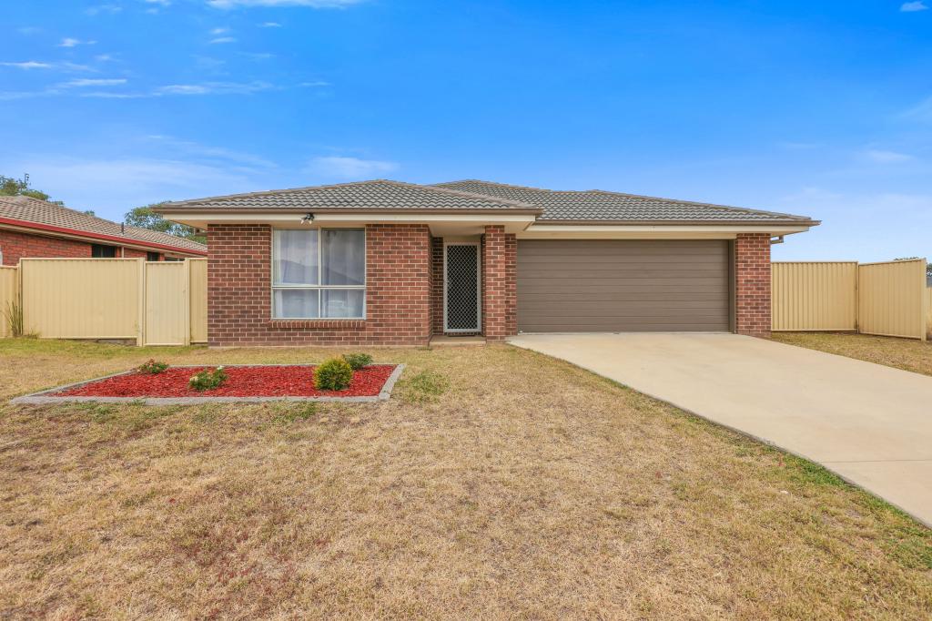 24 Flemming Cres, West Tamworth, NSW 2340