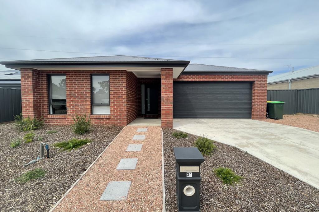 31 Mistletoe St, Golden Square, VIC 3555