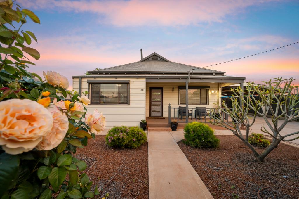 18 Dorothea St, South Kalgoorlie, WA 6430