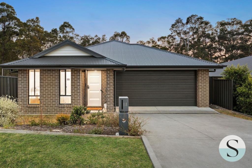 18 JARRAH CL, FLETCHER, NSW 2287