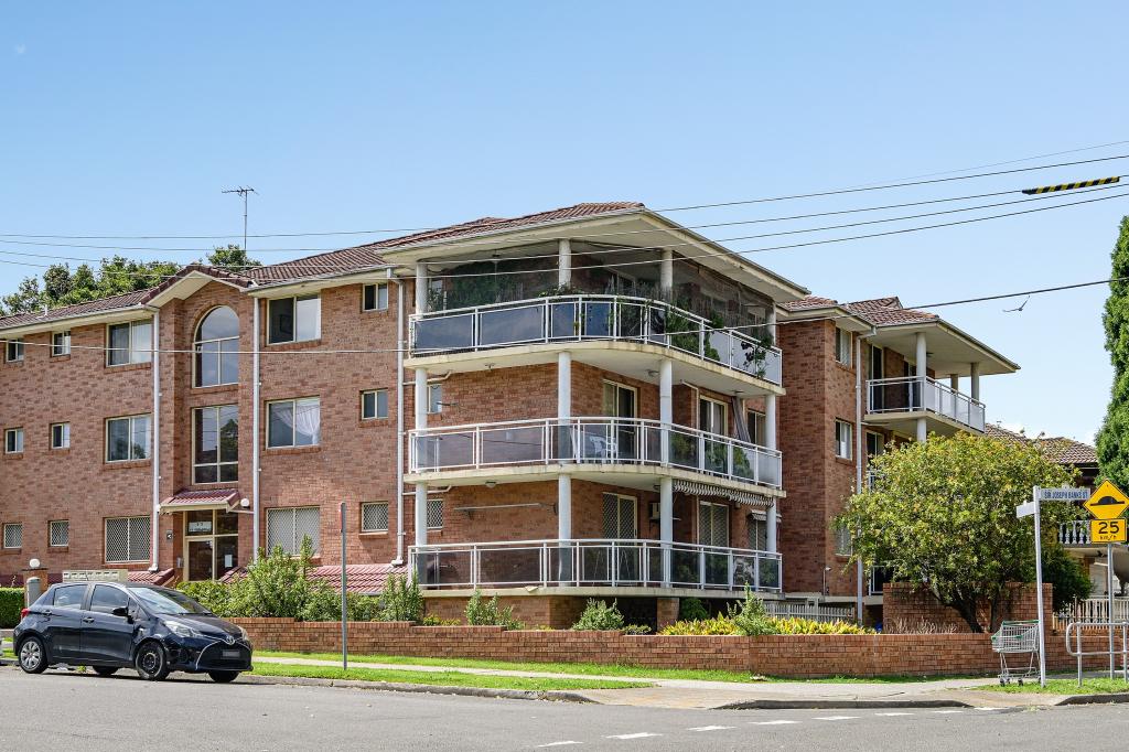 6/9 Sir Joseph Banks St, Bankstown, NSW 2200