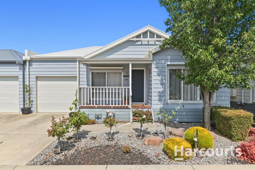 69/10 Skylark Bvd, Clyde North, VIC 3978