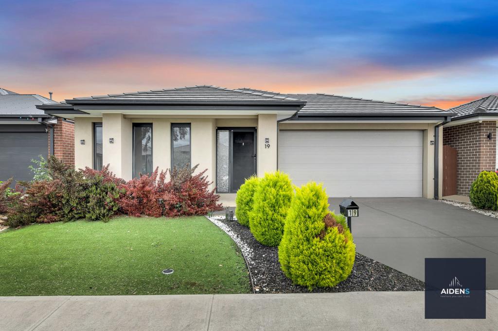 19 GOLDENEYE CCT, WERRIBEE, VIC 3030