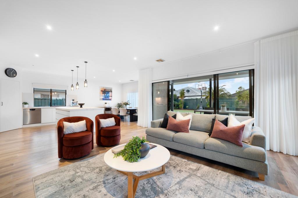 41 Waterside Dr, Waterways, VIC 3195