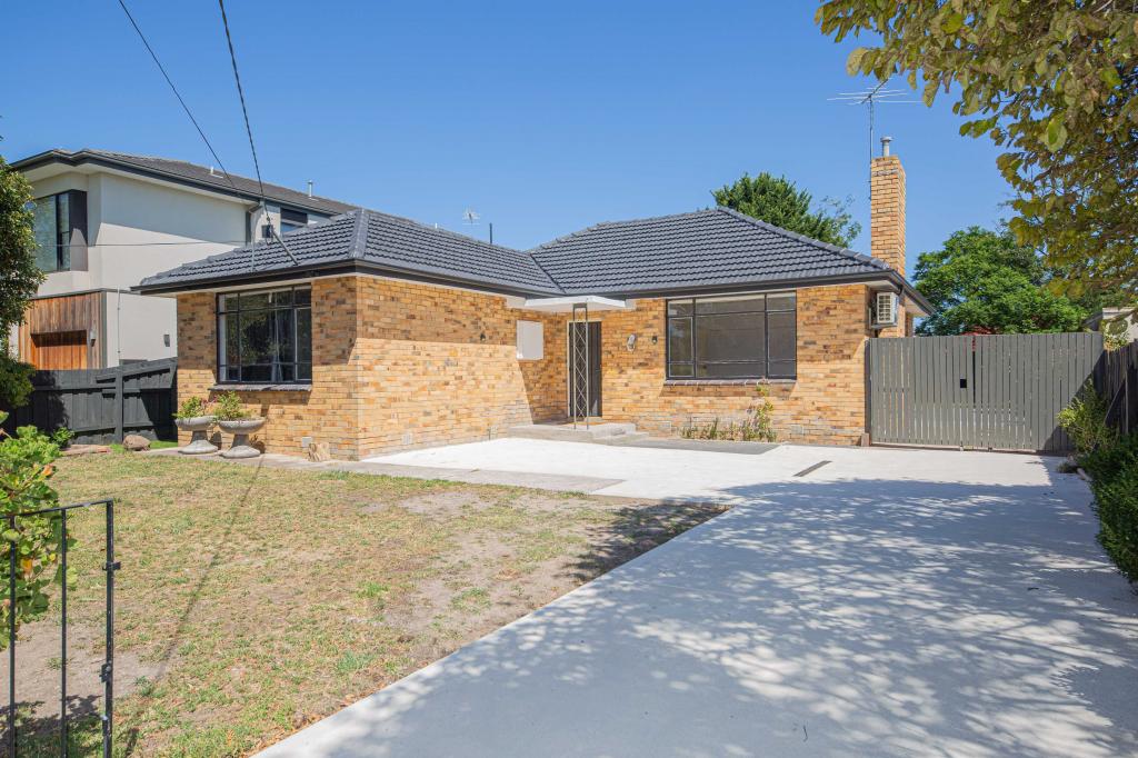 9 Wards Gr, Bentleigh East, VIC 3165