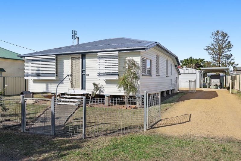 6 Myrtle Ave, Warwick, QLD 4370