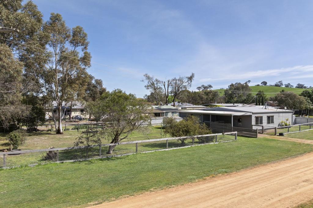 1 MILL ST, MAINDAMPLE, VIC 3723
