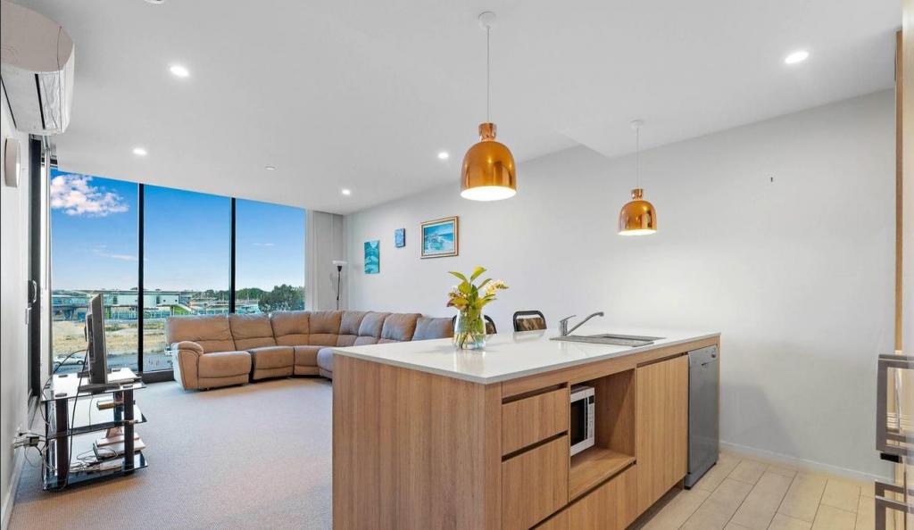 207/6 Baumea Way, Innaloo, WA 6018