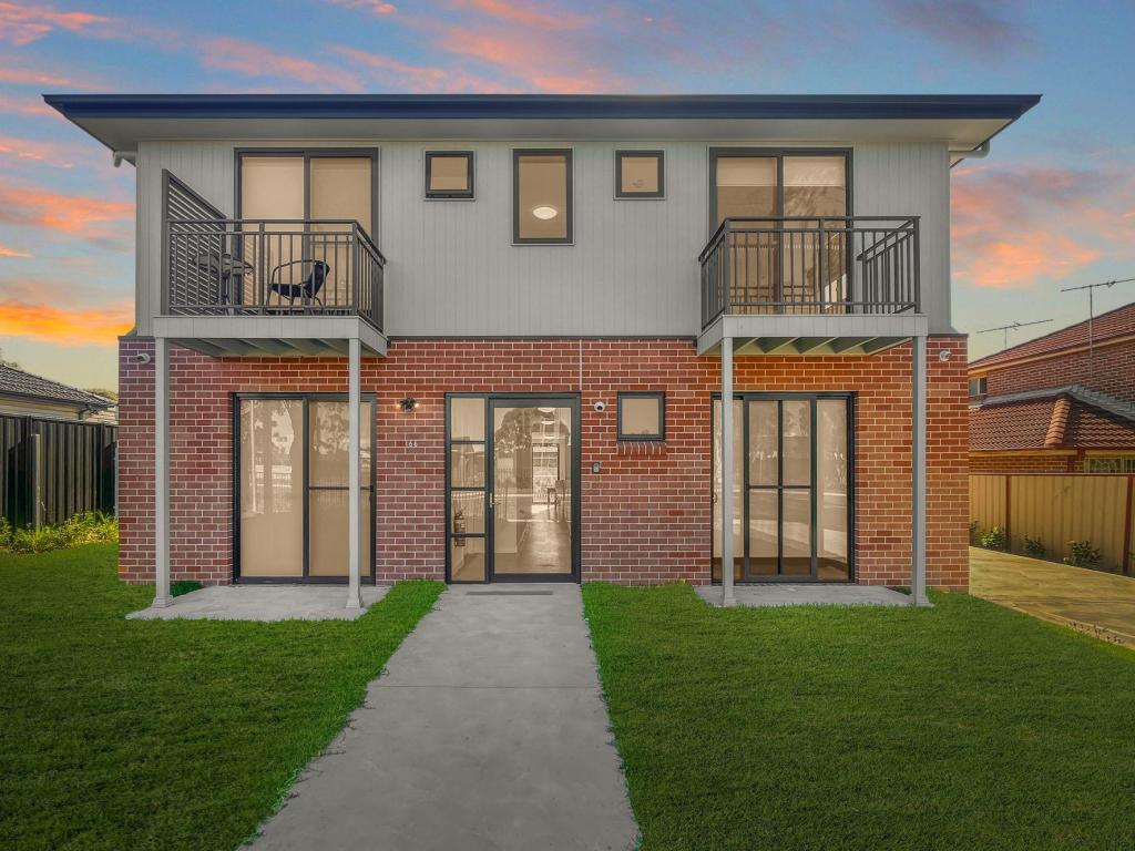166 Roberts Rd, Greenacre, NSW 2190