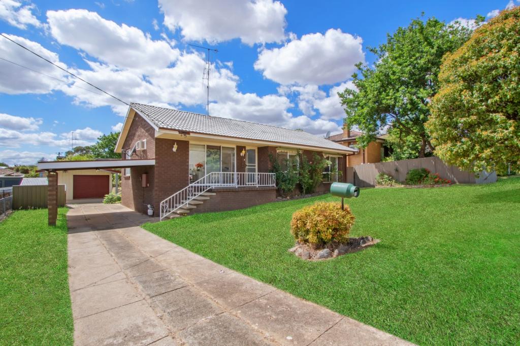 18 MCBEAN PDE, YASS, NSW 2582