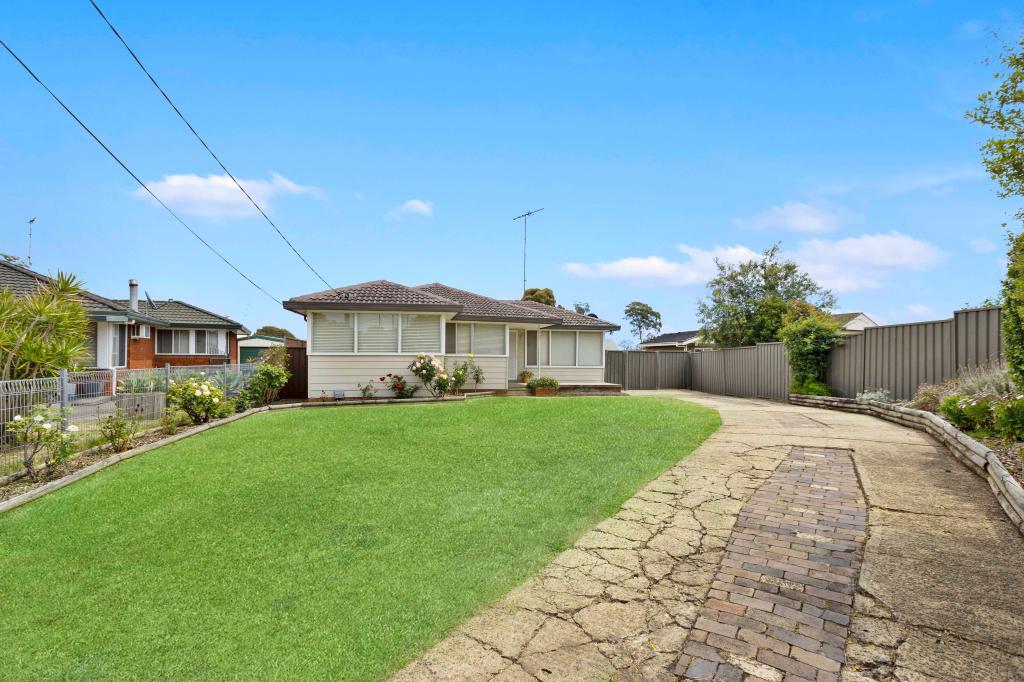 4 Yarrabee Pl, Colyton, NSW 2760