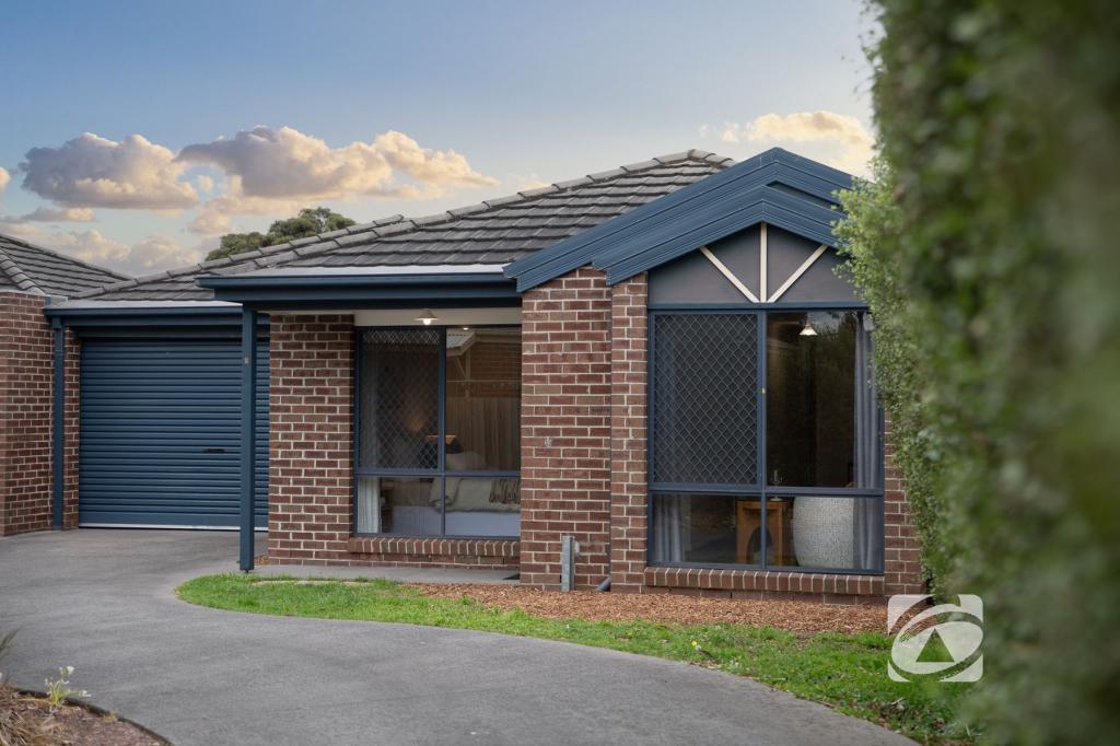 2/35-41 Henry St, Pakenham, VIC 3810
