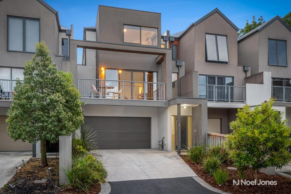 8 Yellow Gum Cres, Mooroolbark, VIC 3138