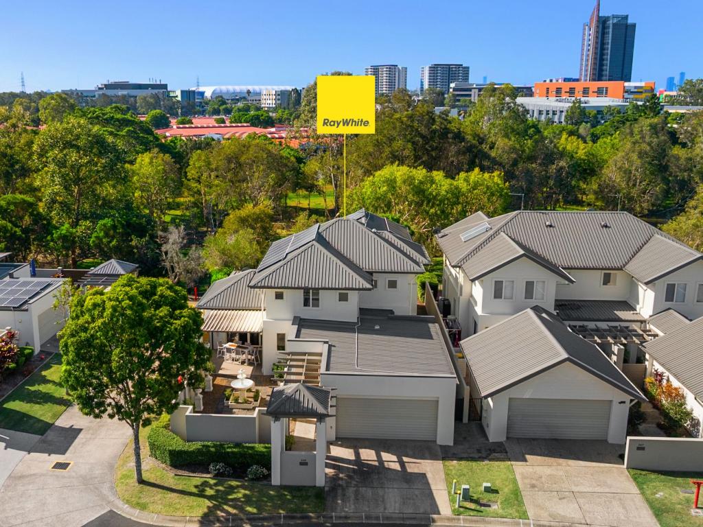 246 Easthill Dr, Robina, QLD 4226