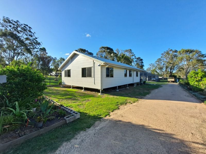 6 Chas Rd, Crows Nest, QLD 4355