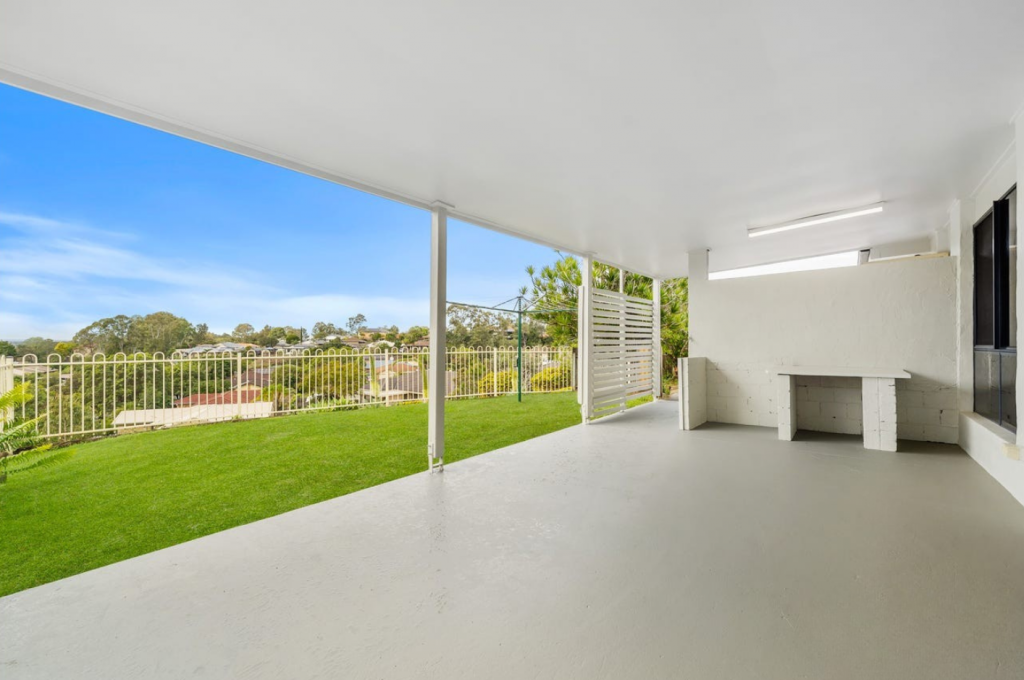 8 Kings Lane, Edens Landing, QLD 4207