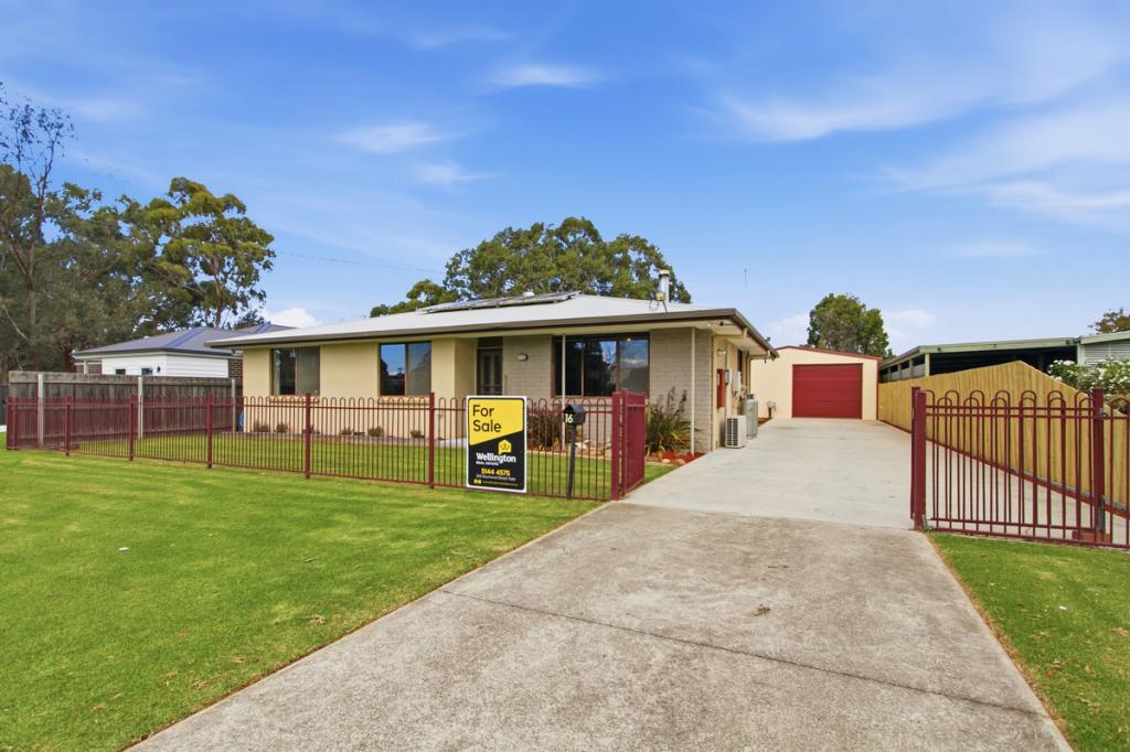 16 Thomson St, Stratford, VIC 3862