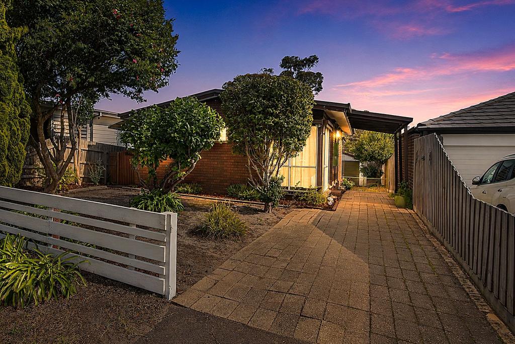 154 Seventh Ave, Rosebud, VIC 3939