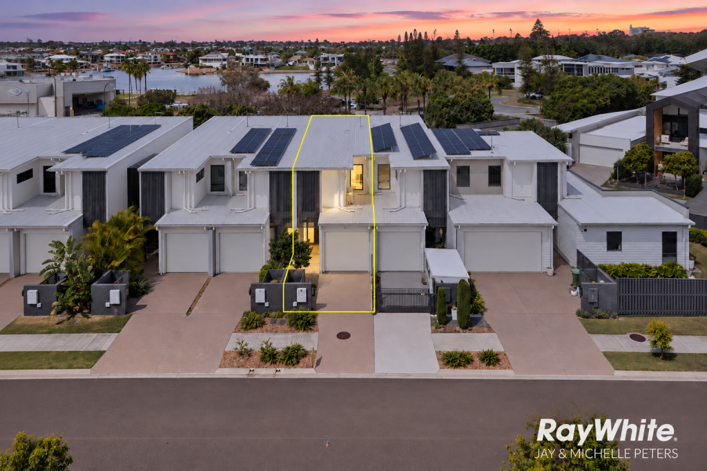 22 Cardinal Cres, Newport, QLD 4020