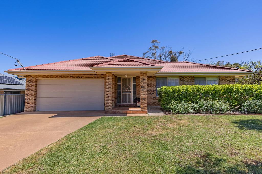 16 Farrer St, Parkes, NSW 2870