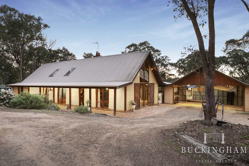 165 Youngs Rd, St Andrews, VIC 3761