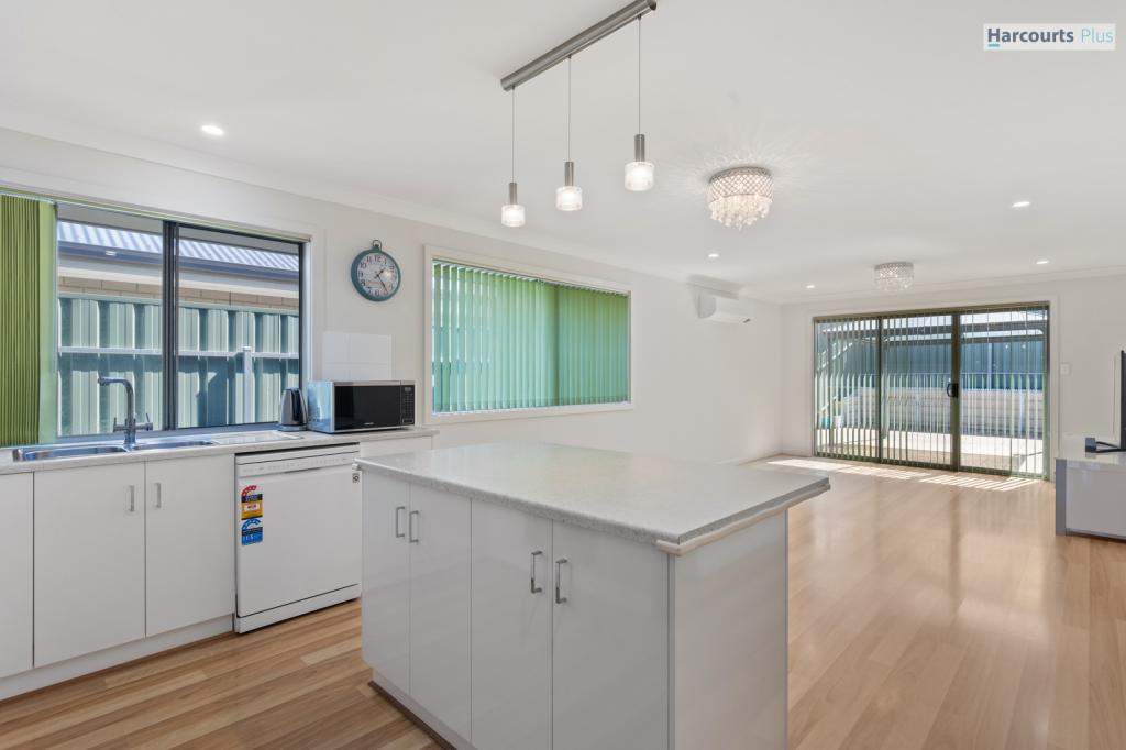 25 Seaway Rd, Hallett Cove, SA 5158