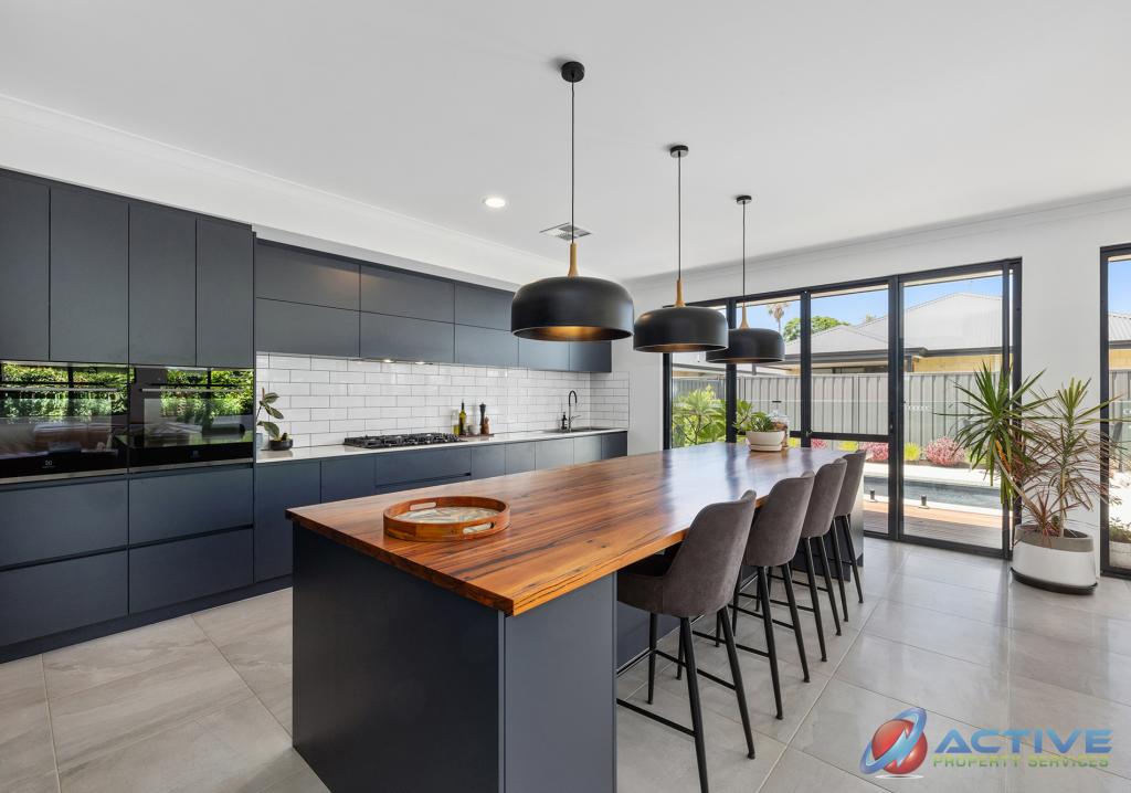 18 Little Cl, East Cannington, WA 6107