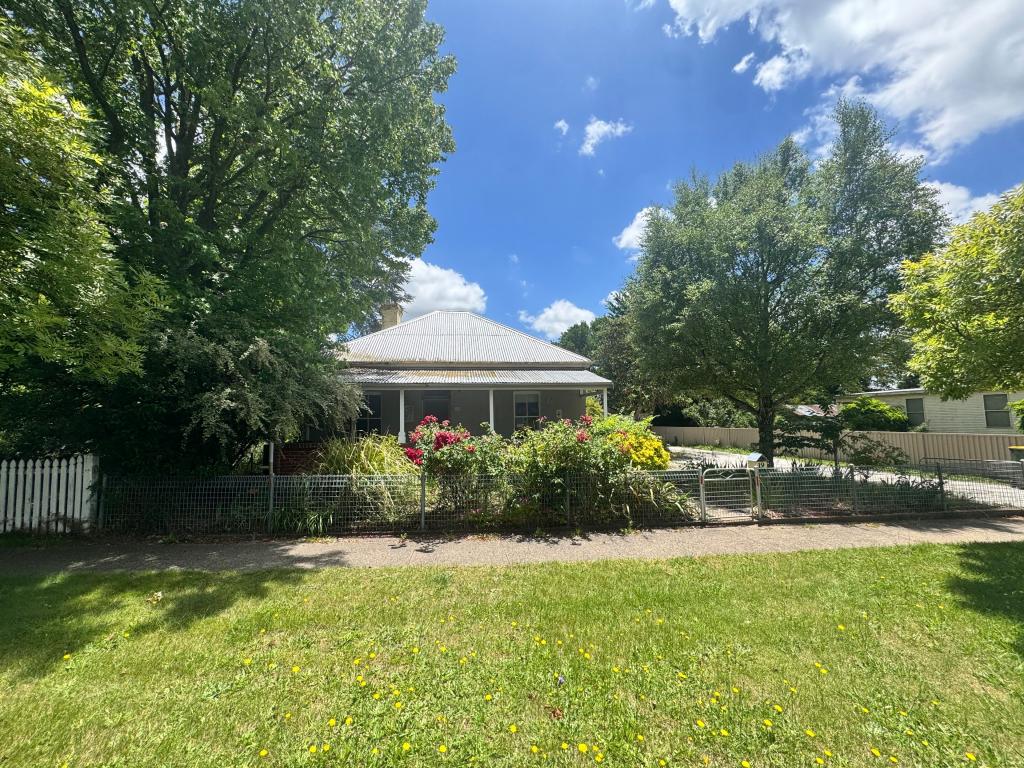 19 Ogilvy St, Blayney, NSW 2799