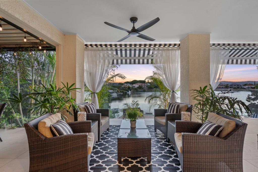 52 Bollard Cct, Clear Island Waters, QLD 4226