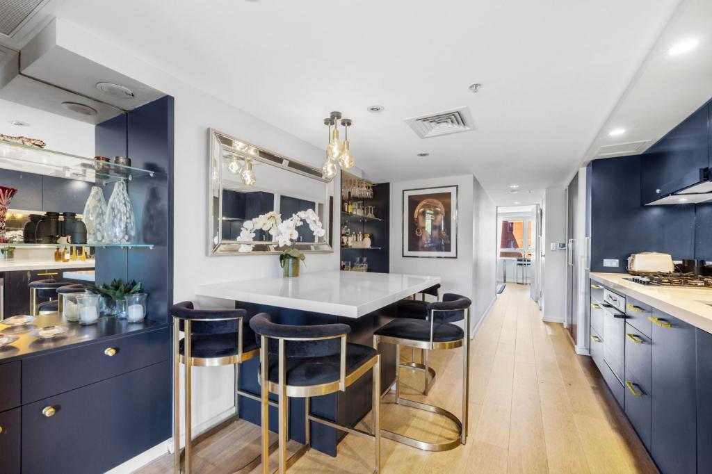 516/2a Elizabeth Bay Rd, Potts Point, NSW 2011